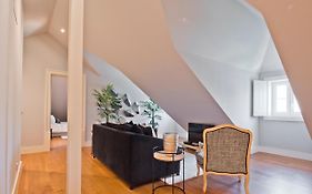 Iconic & Elegant Design 2 Bedroom Apt By Fs